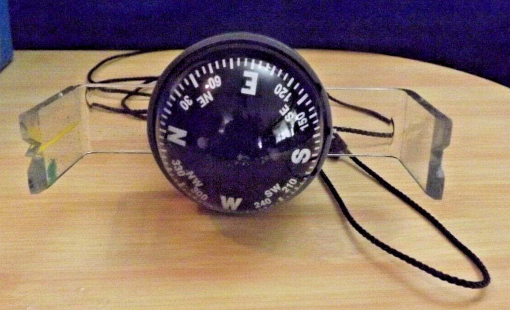 1983 DAVIS INSTRUMENTS HAND BEARING COMPASS NO LED MODEL 211 PREOWNED WITH BOX