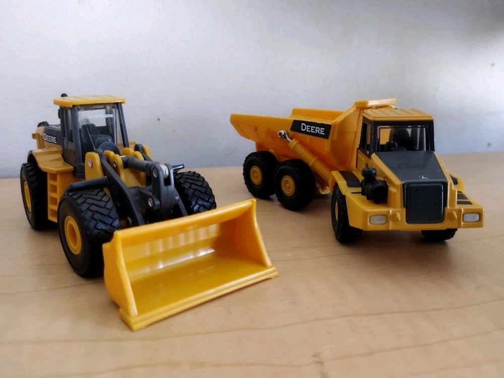Ertl John Deere Construction Vehicles 1/64 Models