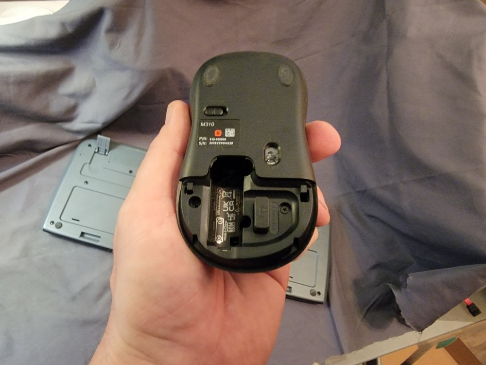 Logitech MK335 Quiet Wireless Keyboard & Mouse Combo Black/Silver