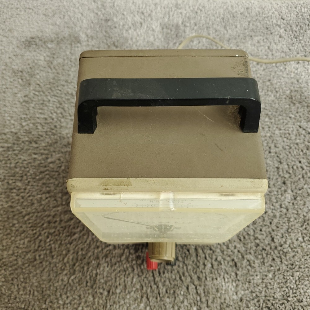 Heathkit Vacuum Tube Volt Meter AC VTVM Vintage Model IM-38 Untested POWERS ON