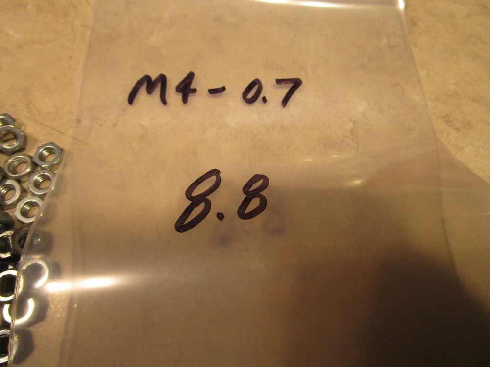 LARGE QUANTITY M4-0.7, HEX NUTS, 8.8 GRADE, G0495