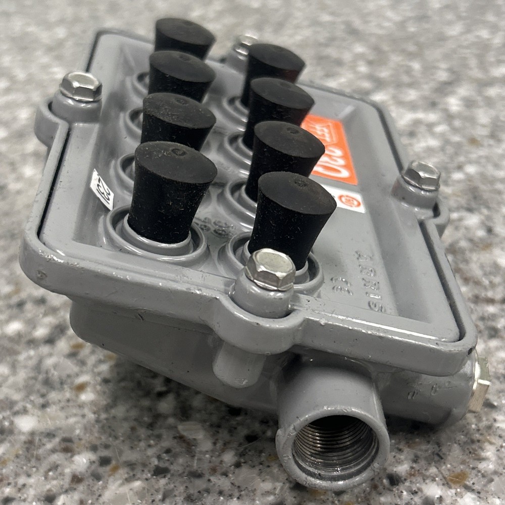 As Seen Arris FFT8-23Q/U Cable tap
