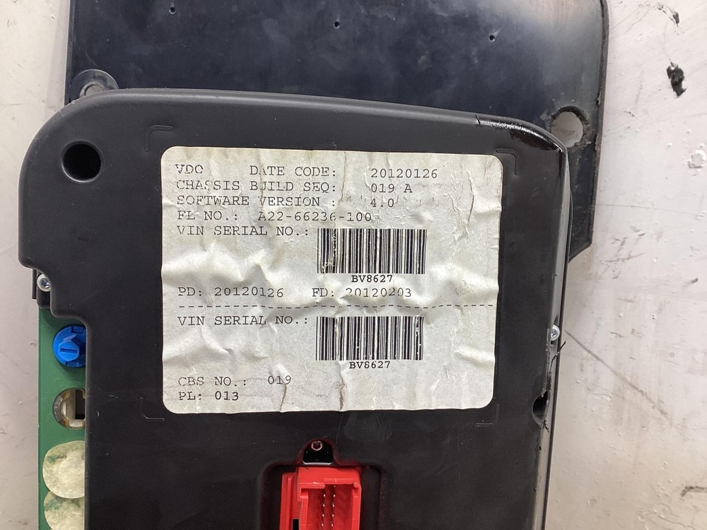 2011-2014 Freightliner CASCADIA Speedometer Instrument Cluster - Used