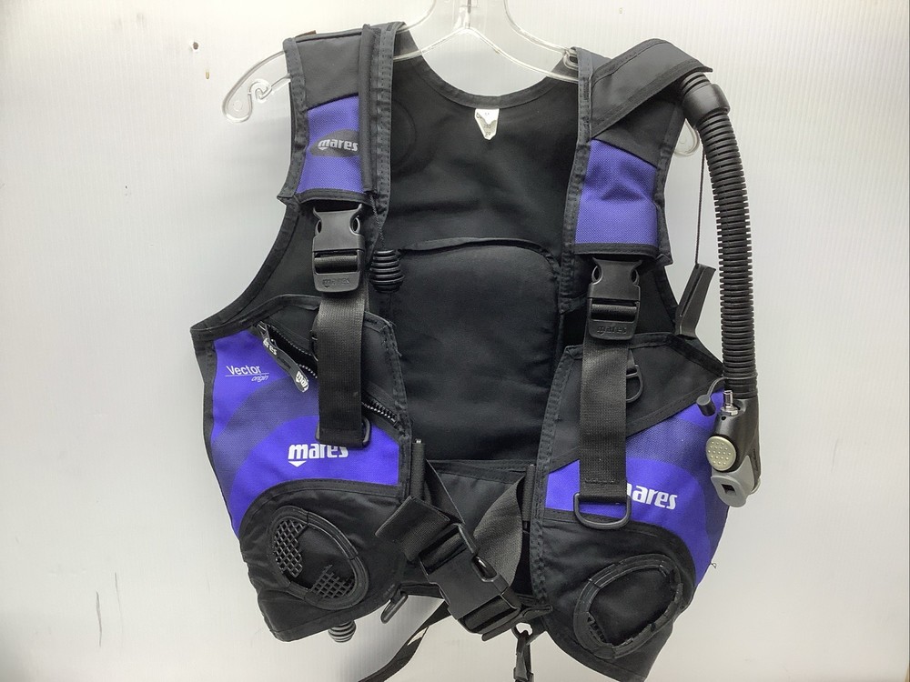 Mares  Buoyancy Compensator BCD  Medium Scuba Diving Vector Origin