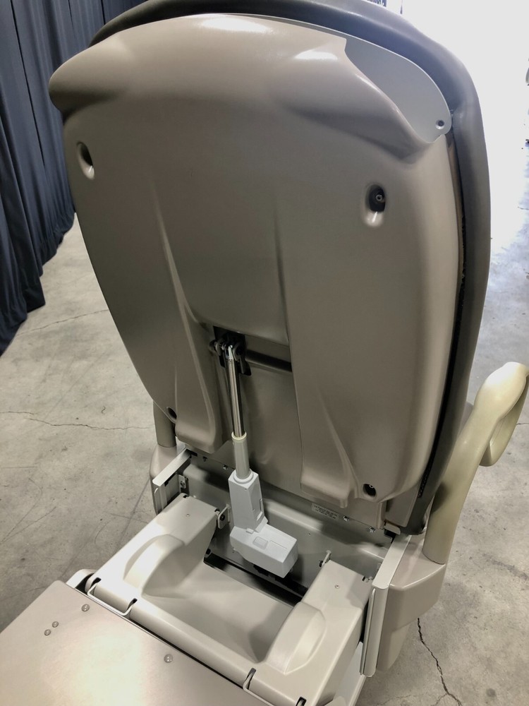 Brewer 6500 Access High-Low Exam Table