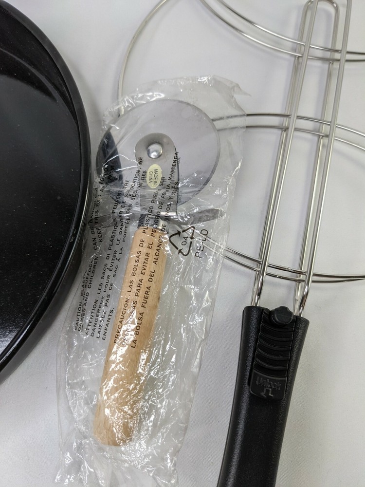 NuWave Pizza Flipper Pan Cutter Lot