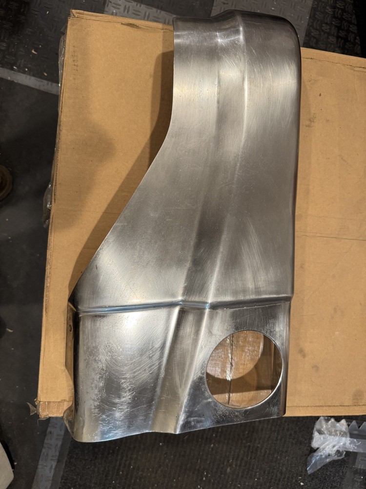 2002-2017 Volvo VHD Right Bumper End Chrome