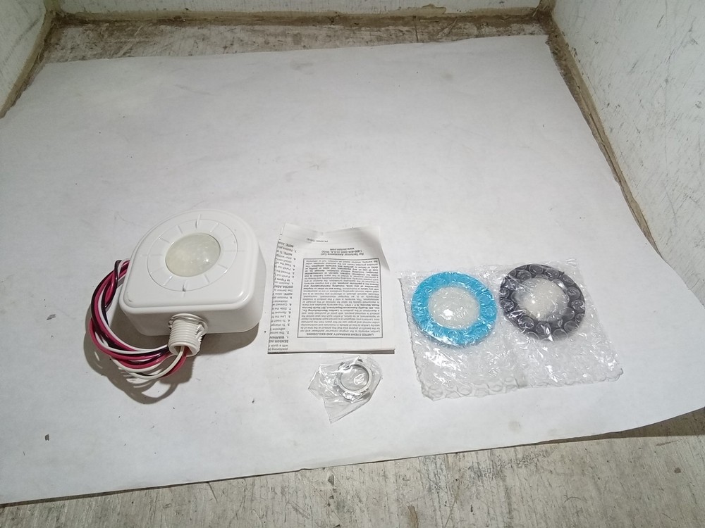 LEVITON OSFHU-ITW High Bay Occupancy Sensor (M12E)