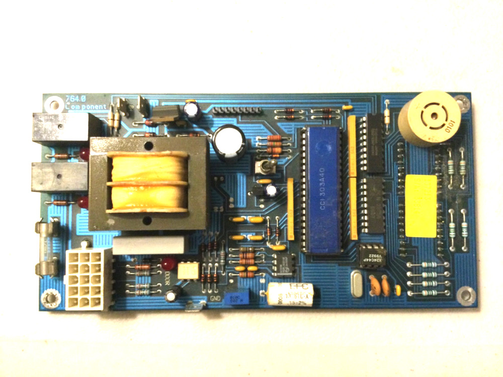 137213 AMERICAN DRYER  PHASE 5 COMPUTER COIN  BOARD  (USED)