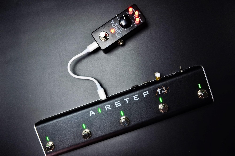 AIRSTEP TX Footswitch 2 Control Modes, 2 Expression Inputs, App Customization