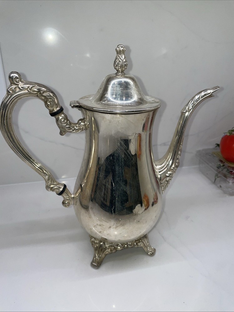 Vintage Oneida Silver Coffee/Teapot – Ornate Footed Design – Elegant