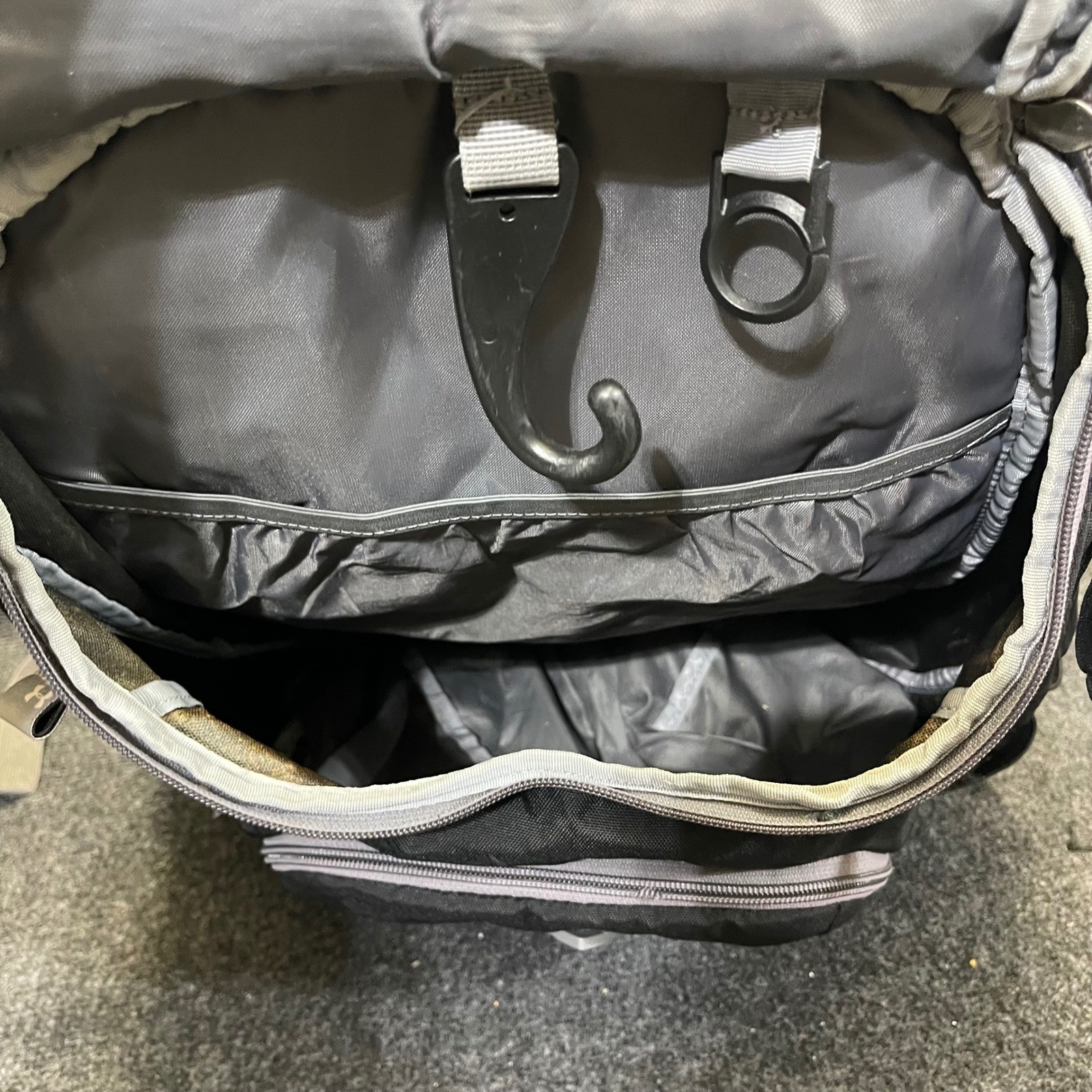 Under Armour UASB-UBP Undeniable Bat Pack Black Baseball Softball Bag Backpack