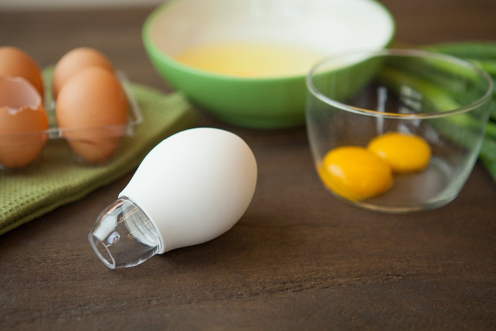 Pluck Yolk Extractor