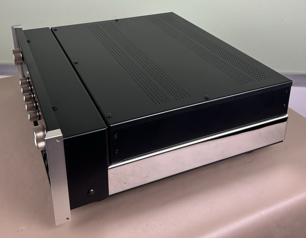 MCINTOSH C48 STEREO PREAMPLIFIER BOX NICE