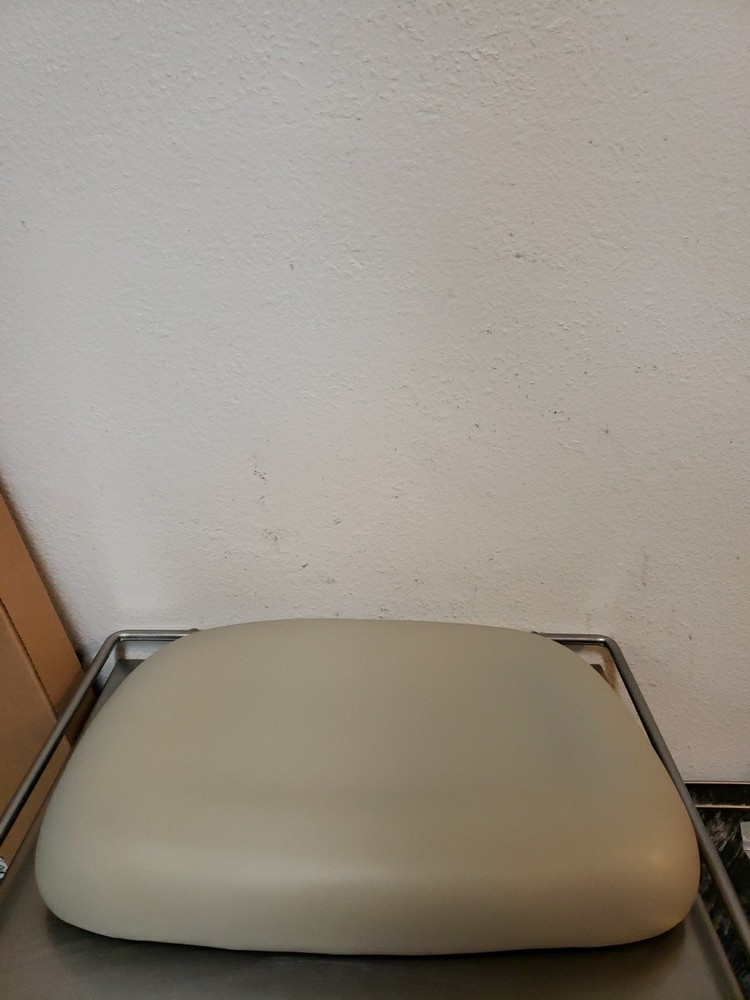 Pillow For Headrest For A Midmark Chair 75L