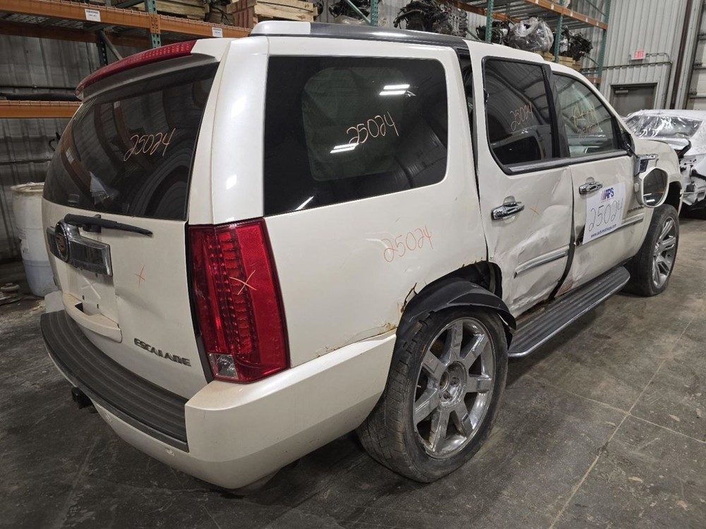 Camera/Projector Radar Unit Quarter Panel Mounted Fits 11-14 ESCALADE 1542160