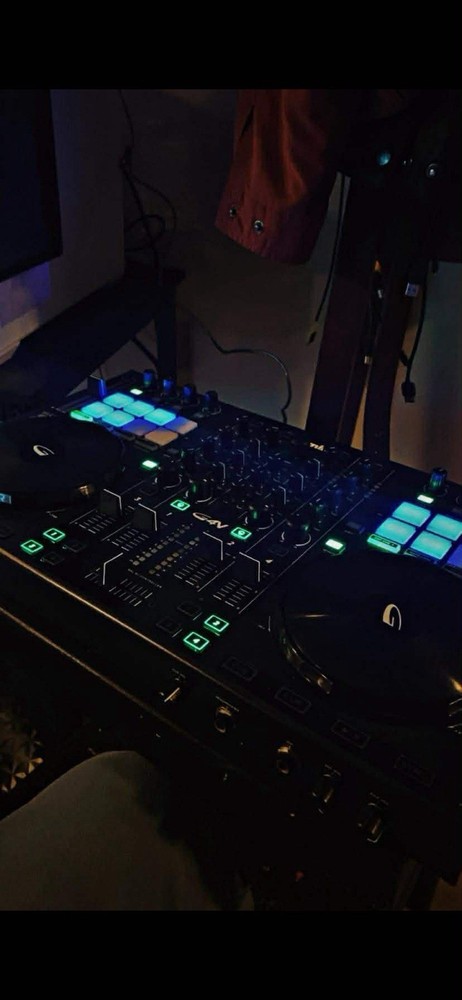 Gemini G4V 4-Channel Quad Deck DJ Controller Black USB Built-in Mixer PC/Mac