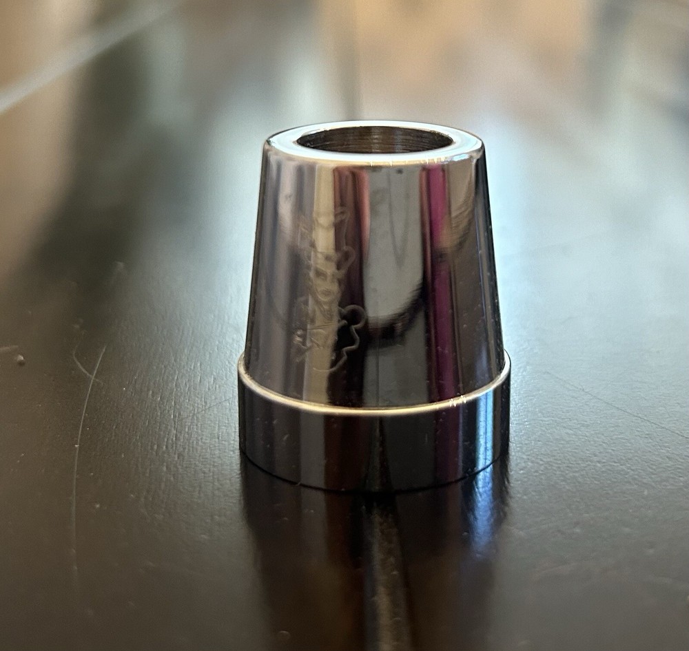 Razor Stand