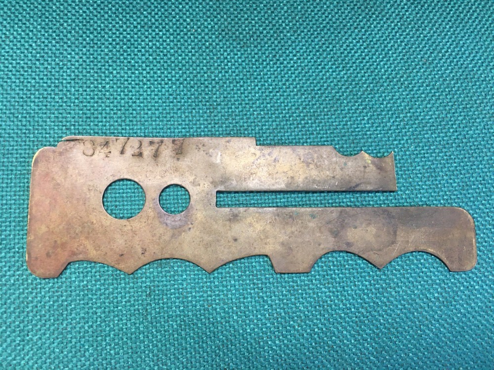 WWII / WWI Brass Multi-Purpose BUTTON BADGE UNIFORM CLEANING GUARD