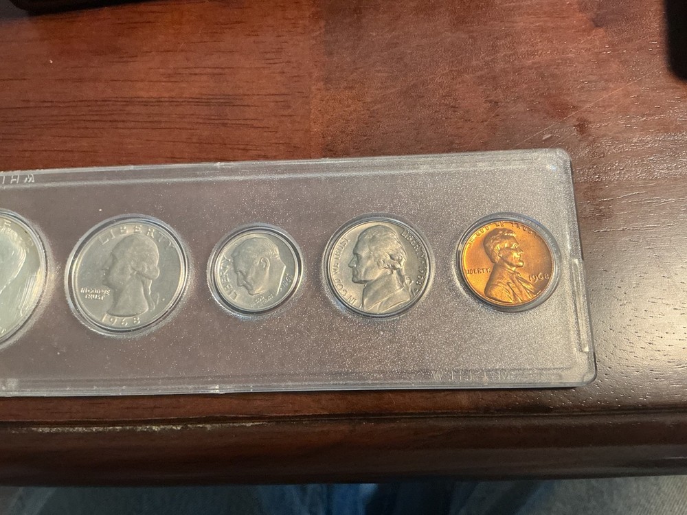 1968 US MINT COIN SET SILVER KENNEDY HALF
