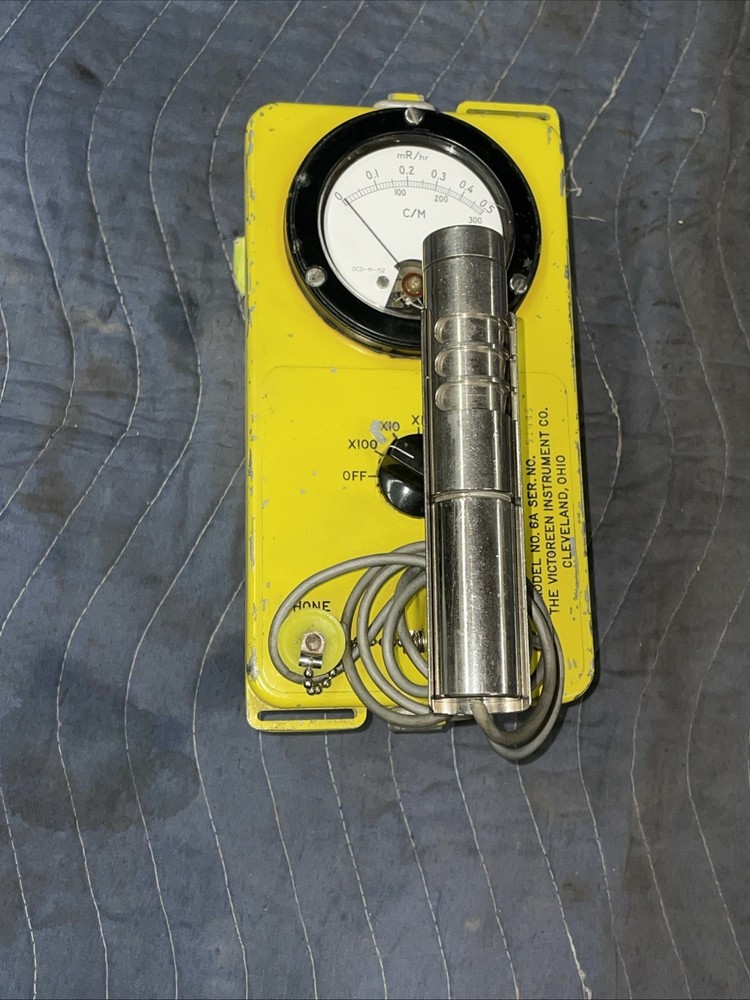 VICTOREEN GEIGER COUNTER CDV-700 METER UNTESTED