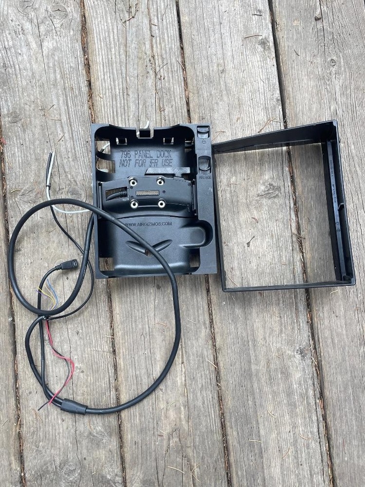 796 panel dock by Airgizmos