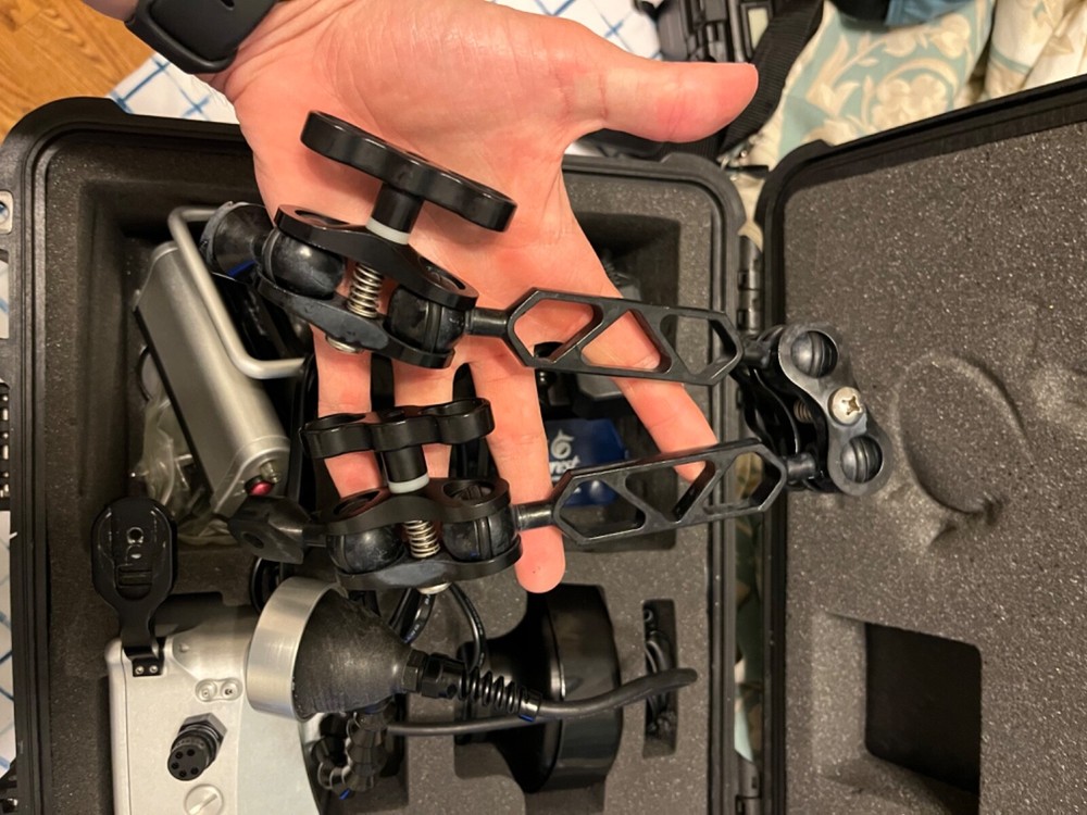 light and motion dive light, light and motion camera case