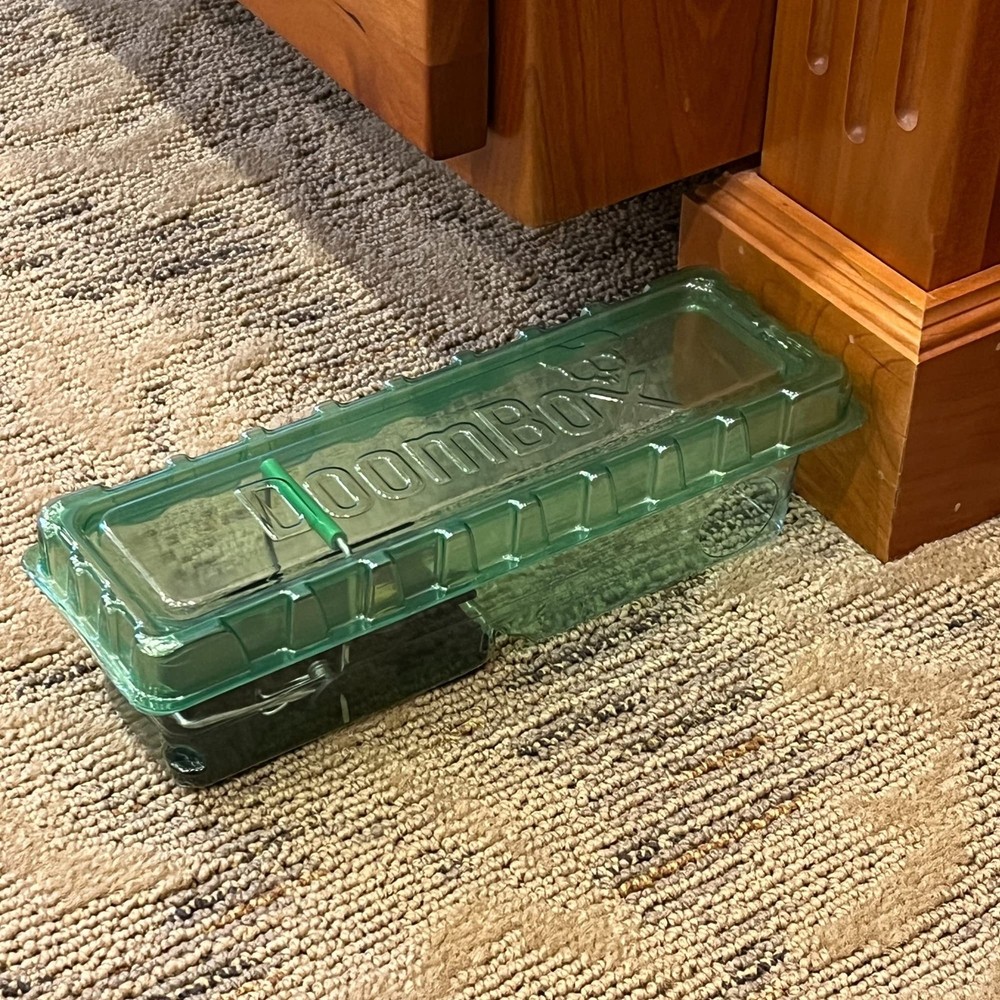 ™ Green Enclosed Mouse Trap | Keeps The Mess with The Mouse | Patented Click-...