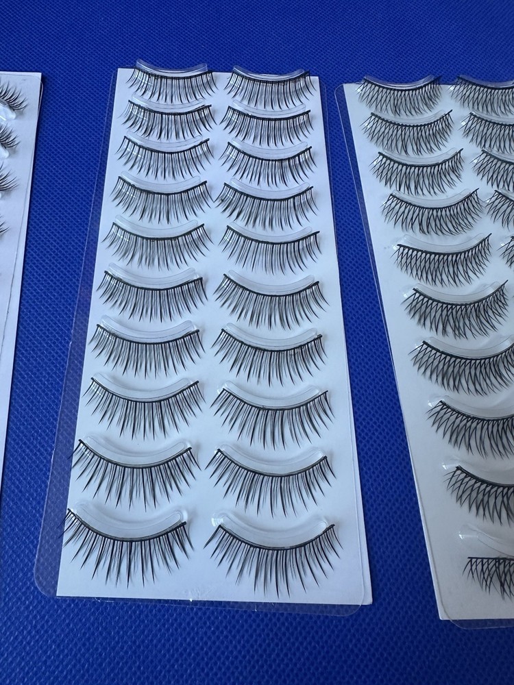 #A19 Lot of false eyelashes