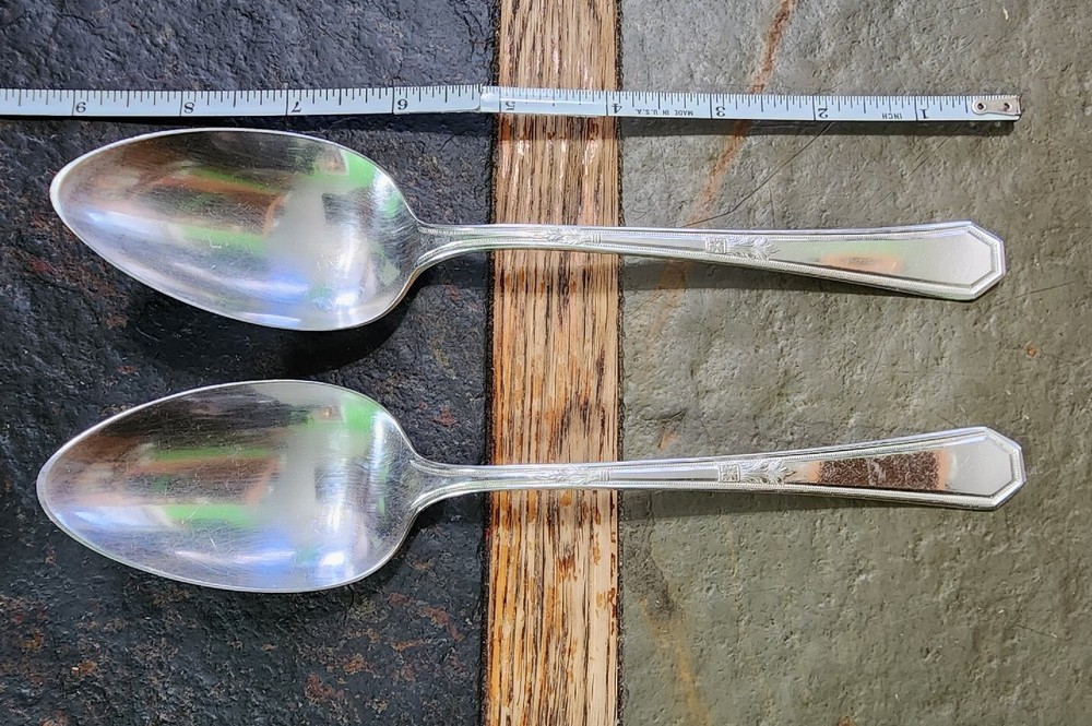 LOT OF 2 c1923 MAYFAIR 🎡🎠 PATTERN SILVERPLATED TABLE SERVING SPOONS 🥄🥄