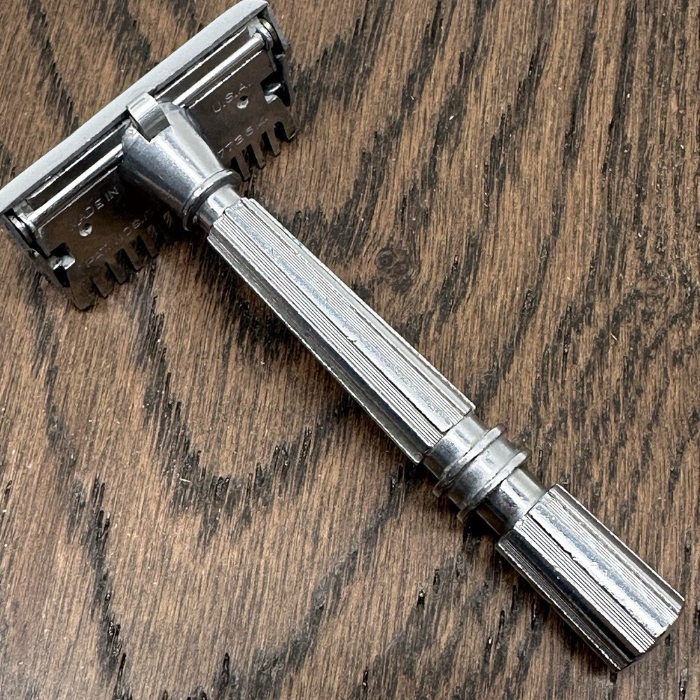 Vintage GEM Micromatic Open Comb Single Edge Safety Razor