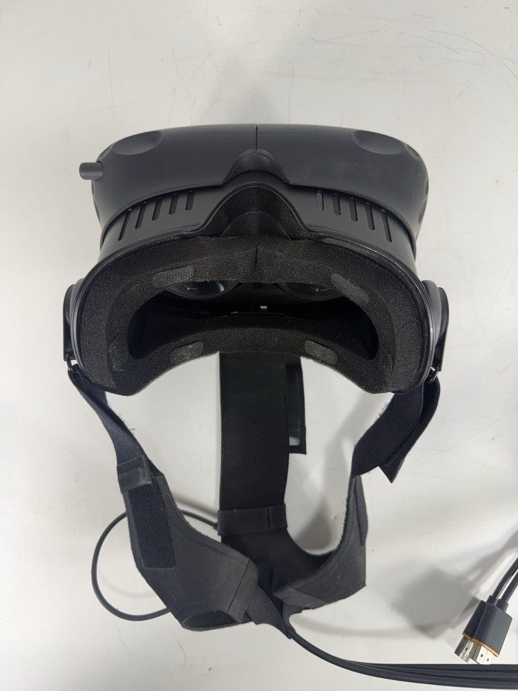 HTC Vive Pre VR Headset With Link Box and Cables - Developer Kit Version