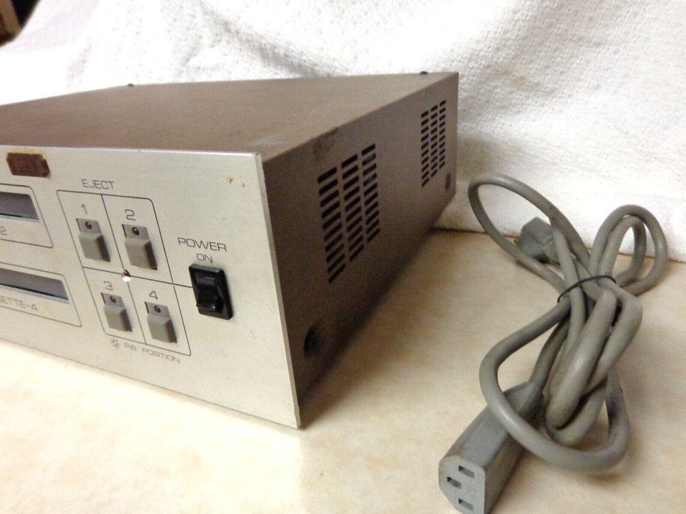 Auto-Reverse 4 Cassette Changer by Niverco Type Cp 4010