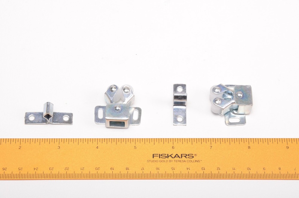 PROJECT BASICS 2 Double Roller Cabinet Catches Zinc Plated #59580