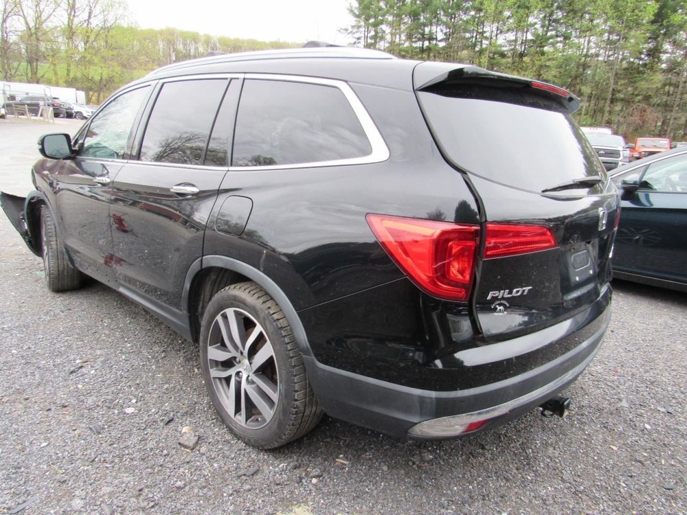 PILOT 2016 Glove Box 1042013