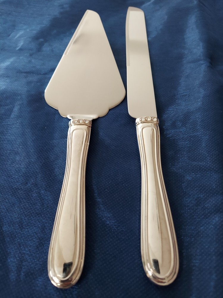 WEDDING CAKE & KNIFE SERVER SET