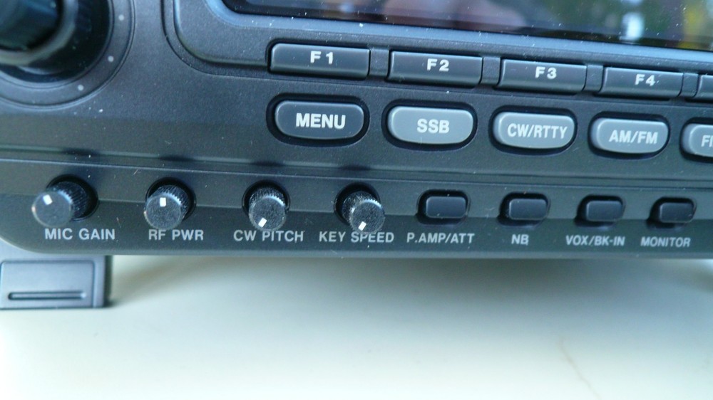 NOS ICOM IC-746 HF/VHF All-Mode Transceiver