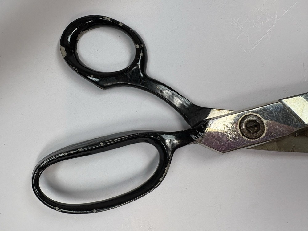 Vintage JOY 9” Long Pinking Shears