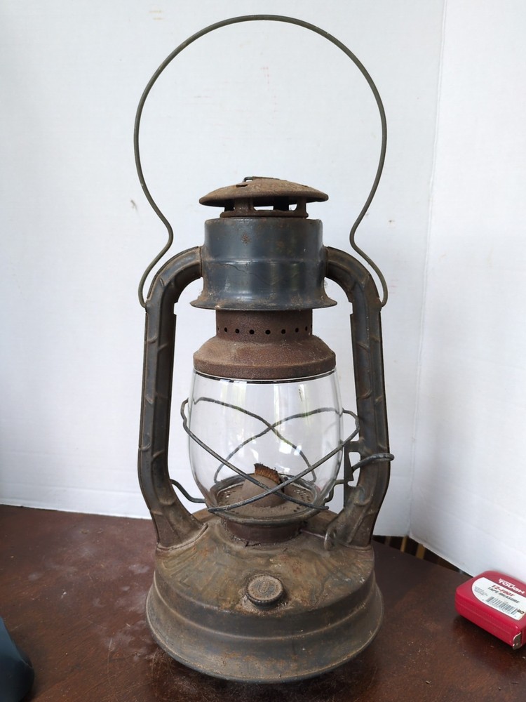 Antique Dietz No.2 D-Lite Kerosene Lantern