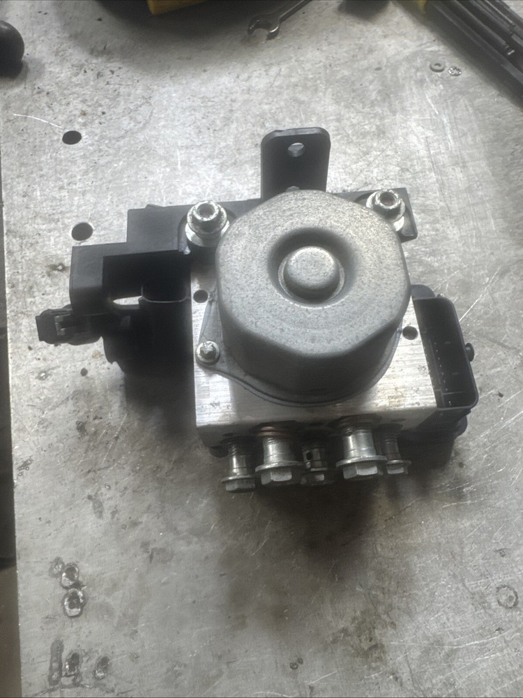 14-23 Harley Road Glide FLTRX ABS Brake Pump & Module