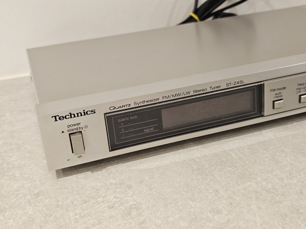 Technics ST-Z45L Stereo Quartz Synthesizer Tuner TESTED WORKING