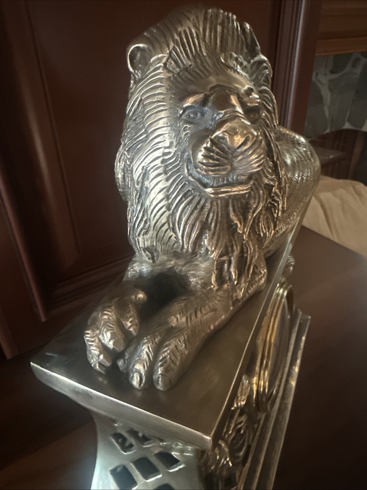 Vintage Heavy Solid Brass Lion Mantle Clock Rembrandt Style