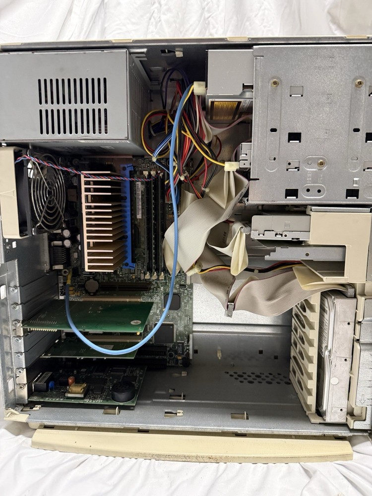 Vintage Dell Dimension XPS D300 desktop computer