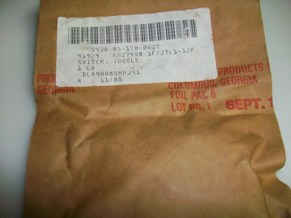 MICROSWITCH TOGGLE SWITCH 2TL1-12F MS27408-1F 5930-01-170-0037