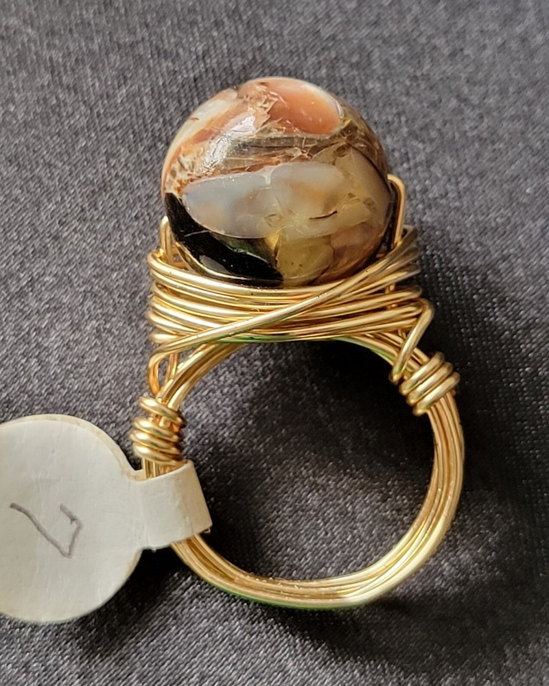 Cocoa & Creme Rotating Agate Ball Wired Ring Size 7, 7 Grams