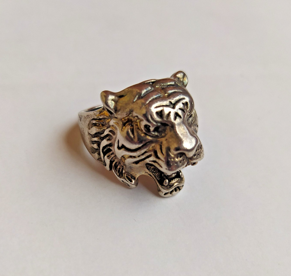 Ancient Victorian Sterling Silver Ring Engraved Tigre Size 8.5