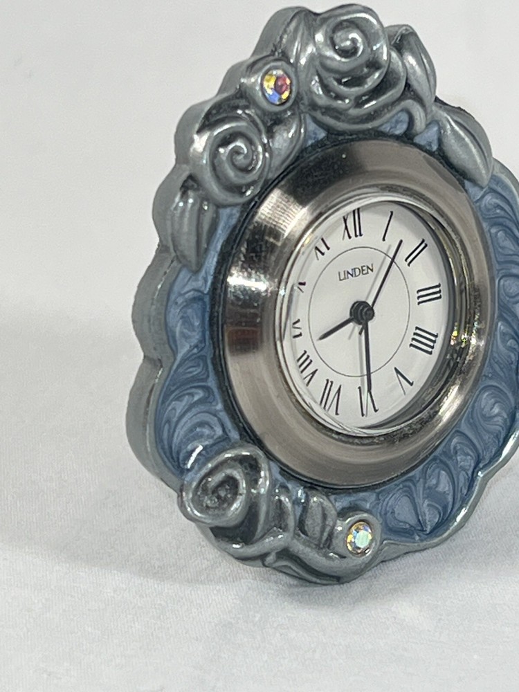 Linden Mini Clock