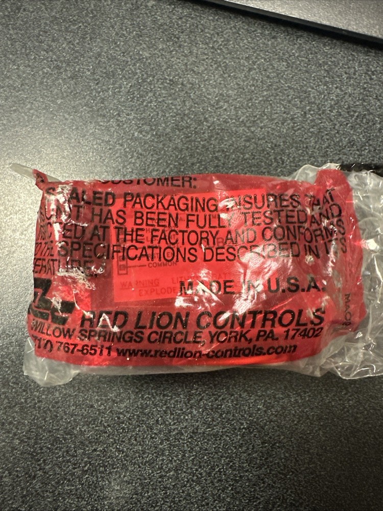 RED LION MODEL CUB2L800 8 DIGIT MINI COUNTER