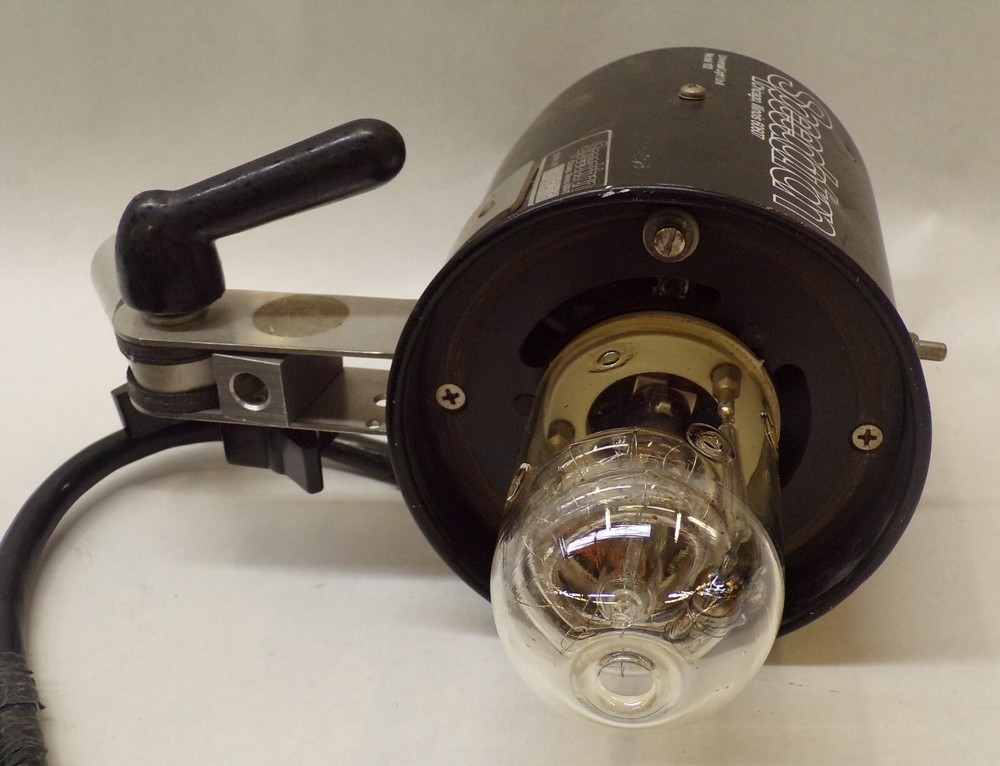 SPEEDOTRON, STUDIO CLASSIC 102, UNIVERSAL LIGHT UNIT, WITH 7" REFLECTOR & COVER
