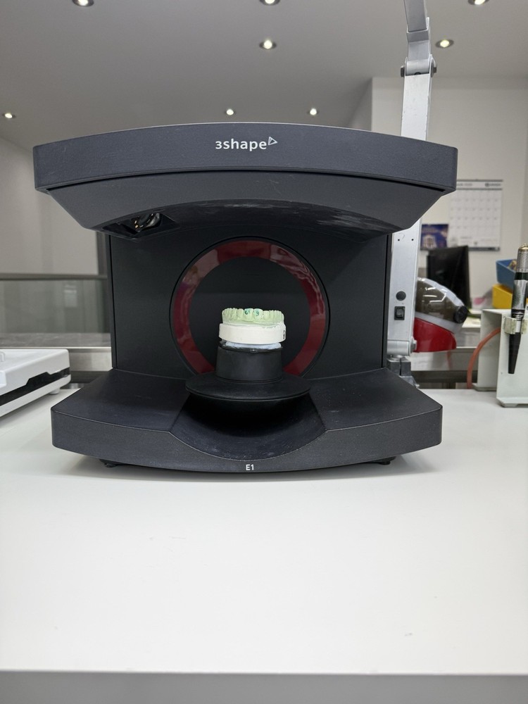 3Shape E1 Dental Desktop 3D Model Scanner for Dental Lab.
